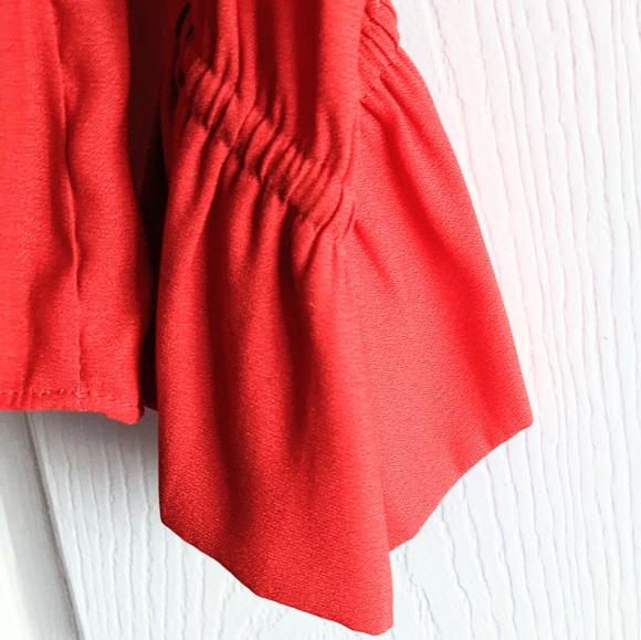 H&M Red Keyhole Long Bell Sleeve Party or Everyday Blouse w Top Button. 2. HP! - Picture 2 of 15